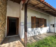 Casa com 199m², 3 dormitórios, 1 suíte, 2 vagas no bairro Jardim Planalto em Porto Alegre