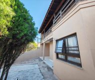 Casa com 267m², 3 dormitórios, 2 vagas no bairro Sarandi em Porto Alegre