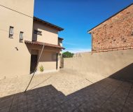 Casa com 267m², 3 dormitórios, 2 vagas no bairro Sarandi em Porto Alegre
