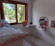 Casa com 122m², 5 dormitórios, 2 suítes, 2 vagas no bairro Jardim Floresta em Porto Alegre