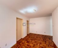 Apartamento com 40m², 1 dormitório, 1 vaga no bairro Vila Ipiranga em Porto Alegre