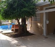 Casa com 252m², 3 dormitórios, 1 suíte, 2 vagas no bairro Navegantes em Porto Alegre