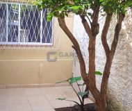 Casa com 252m², 3 dormitórios, 1 suíte, 2 vagas no bairro Navegantes em Porto Alegre