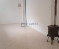 Casa com 252m², 3 dormitórios, 1 suíte, 2 vagas no bairro Navegantes em Porto Alegre