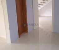 Casa com 252m², 3 dormitórios, 1 suíte, 2 vagas no bairro Navegantes em Porto Alegre