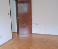 Casa com 252m², 3 dormitórios, 1 suíte, 2 vagas no bairro Navegantes em Porto Alegre