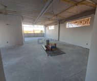 Loja com 372m², 14 vagas no bairro Sarandi em Porto Alegre