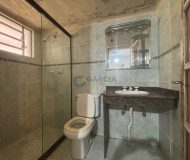 Casa com 650m², 4 dormitórios, 1 suíte, 4 vagas no bairro Arquipélago em Porto Alegre