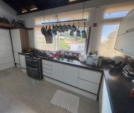 Casa com 650m², 4 dormitórios, 1 suíte, 4 vagas no bairro Arquipélago em Porto Alegre
