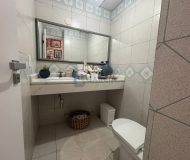 Casa com 650m², 4 dormitórios, 1 suíte, 4 vagas no bairro Arquipélago em Porto Alegre