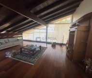 Casa com 650m², 4 dormitórios, 1 suíte, 4 vagas no bairro Arquipélago em Porto Alegre
