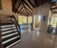 Casa com 650m², 4 dormitórios, 1 suíte, 4 vagas no bairro Arquipélago em Porto Alegre