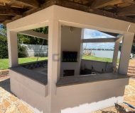 Casa com 650m², 4 dormitórios, 1 suíte, 4 vagas no bairro Arquipélago em Porto Alegre
