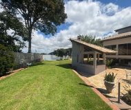 Casa com 650m², 4 dormitórios, 1 suíte, 4 vagas no bairro Arquipélago em Porto Alegre