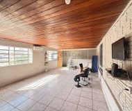 Loja com 350m² no bairro Medianeira em Porto Alegre