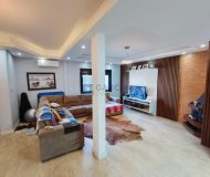 Casa com 242m², 2 dormitórios, 2 suítes, 4 vagas no bairro Ecoville em Porto Alegre
