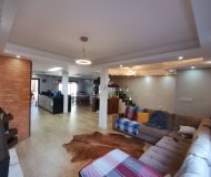 Casa com 242m², 2 dormitórios, 2 suítes, 4 vagas no bairro Ecoville em Porto Alegre