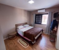 Casa com 242m², 2 dormitórios, 2 suítes, 4 vagas no bairro Ecoville em Porto Alegre