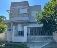 Casa com 301m², 3 dormitórios, 1 suíte, 2 vagas no bairro Alto Petrópolis em Porto Alegre