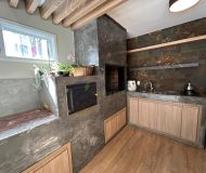 Casa com 301m², 3 dormitórios, 1 suíte, 2 vagas no bairro Alto Petrópolis em Porto Alegre