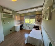 Casa com 301m², 3 dormitórios, 1 suíte, 2 vagas no bairro Alto Petrópolis em Porto Alegre