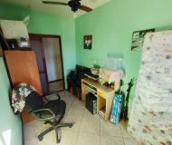 Casa com 270m², 6 dormitórios, 1 suíte, 3 vagas no bairro Sarandi em Porto Alegre
