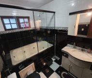 Casa com 270m², 6 dormitórios, 1 suíte, 3 vagas no bairro Sarandi em Porto Alegre