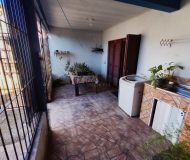 Casa com 270m², 6 dormitórios, 1 suíte, 3 vagas no bairro Sarandi em Porto Alegre