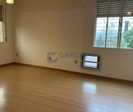 Casa com 200m², 3 dormitórios, 1 suíte, 2 vagas no bairro Partenon em Porto Alegre