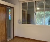 Casa com 200m², 3 dormitórios, 1 suíte, 2 vagas no bairro Partenon em Porto Alegre