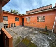 Casa com 167m², 2 dormitórios, 1 suíte, 2 vagas no bairro Sarandi em Porto Alegre
