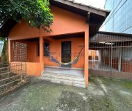 Casa com 167m², 2 dormitórios, 1 suíte, 2 vagas no bairro Sarandi em Porto Alegre