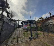 Casa com 80m², 2 dormitórios, 2 vagas no bairro Rubem Berta em Porto Alegre