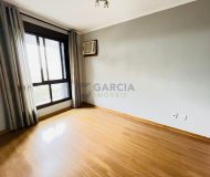 Apartamento com 60m², 2 dormitórios, 1 vaga no bairro São Sebastião em Porto Alegre