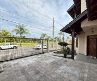 Casa com 170m², 2 dormitórios, 1 suíte, 2 vagas no bairro Sarandi em Porto Alegre