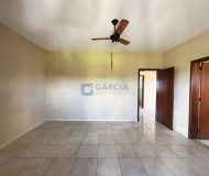 Casa com 170m², 2 dormitórios, 1 suíte, 2 vagas no bairro Sarandi em Porto Alegre