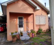 Casa com 384m², 6 dormitórios, 2 vagas no bairro Cristo Redentor em Porto Alegre