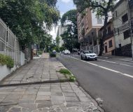 Depósito com 570m², 2 dormitórios, 30 vagas no bairro Floresta em Porto Alegre