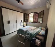 Casa com 80m², 3 dormitórios, 1 suíte, 1 vaga no bairro Jardim Itu Sabará em Porto Alegre