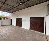 Casa com 310m², 6 dormitórios, 1 suíte, 4 vagas no bairro Jardim Floresta em Porto Alegre