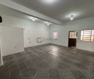 Casa com 310m², 6 dormitórios, 1 suíte, 4 vagas no bairro Jardim Floresta em Porto Alegre