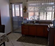 Casa com 201m², 4 dormitórios, 4 vagas no bairro Santa Rosa de Lima em Porto Alegre