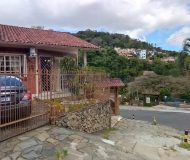 Casa com 164m², 3 dormitórios, 1 suíte, 3 vagas no bairro Cascata em Porto Alegre