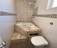 Casa com 350m², 7 dormitórios, 1 suíte, 4 vagas no bairro Sarandi em Porto Alegre