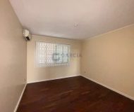 Casa com 350m², 7 dormitórios, 1 suíte, 4 vagas no bairro Sarandi em Porto Alegre