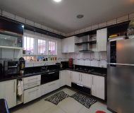 Casa com 170m², 4 dormitórios, 1 suíte, 2 vagas no bairro Sarandi em Porto Alegre