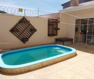 Casa com 170m², 4 dormitórios, 1 suíte, 2 vagas no bairro Sarandi em Porto Alegre