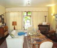 Casa com 550m², 5 dormitórios, 4 vagas no bairro Chácara das Pedras em Porto Alegre