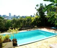 Casa com 550m², 5 dormitórios, 4 vagas no bairro Chácara das Pedras em Porto Alegre