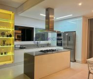 Casa em Condomínio com 309m², 3 dormitórios, 2 suítes, 4 vagas no bairro Vila Nova em Porto Alegre